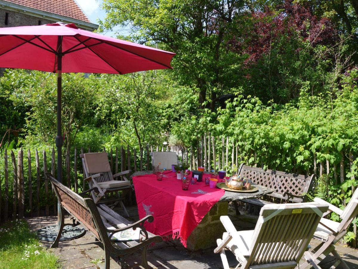 Enchanting Cottage With Terrace Garden Hamoir Екстер'єр фото